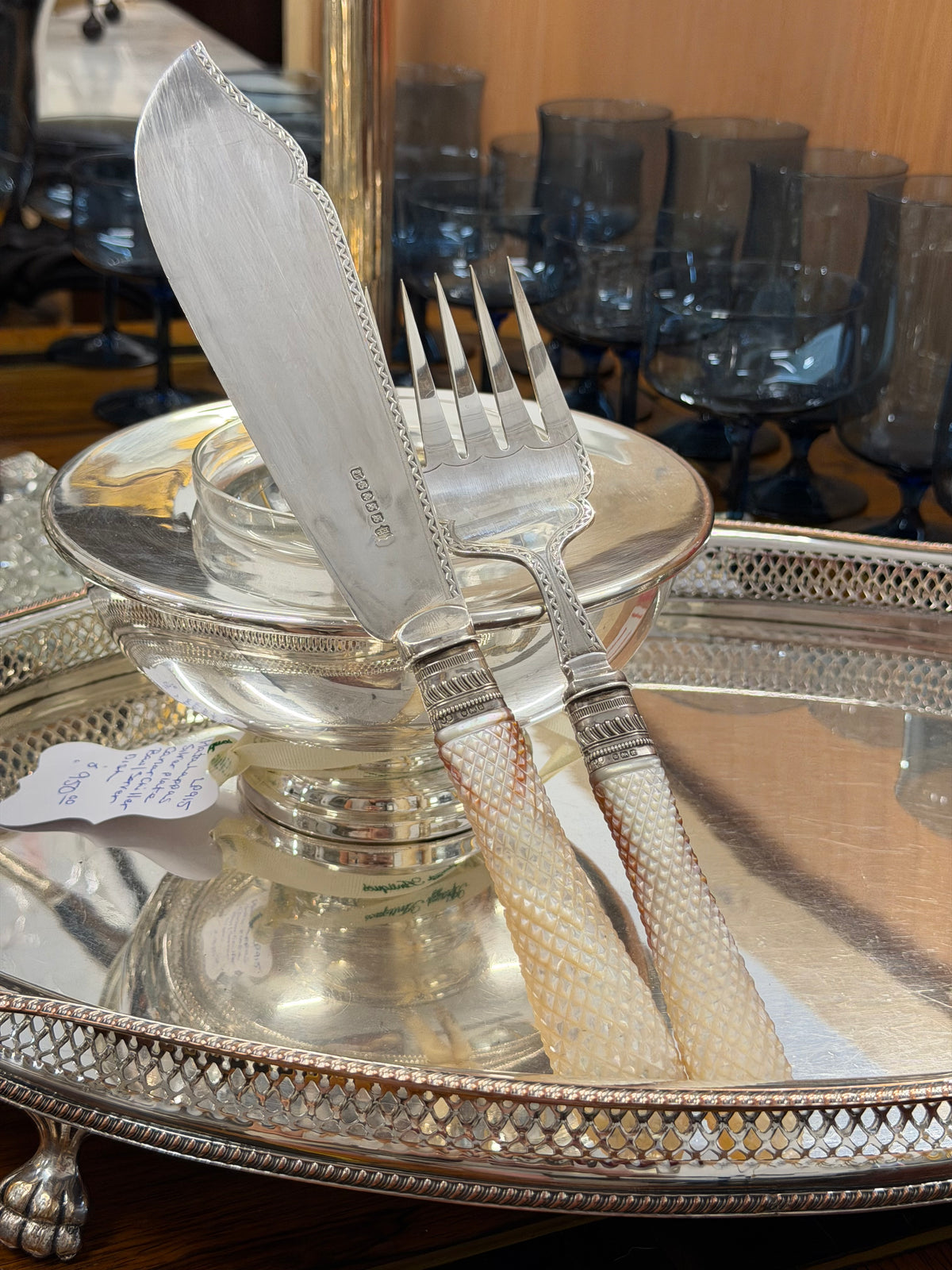Mother of Pearl Fish Set