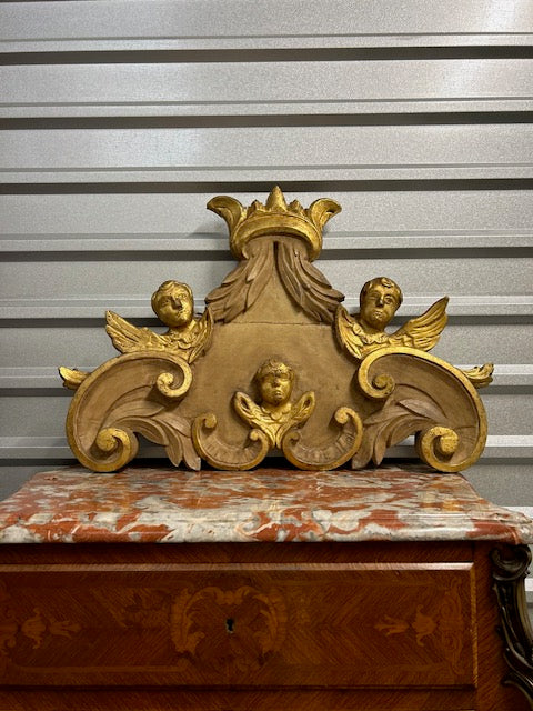 Italian Architectual Parcel Gilt Puti Mask Crest