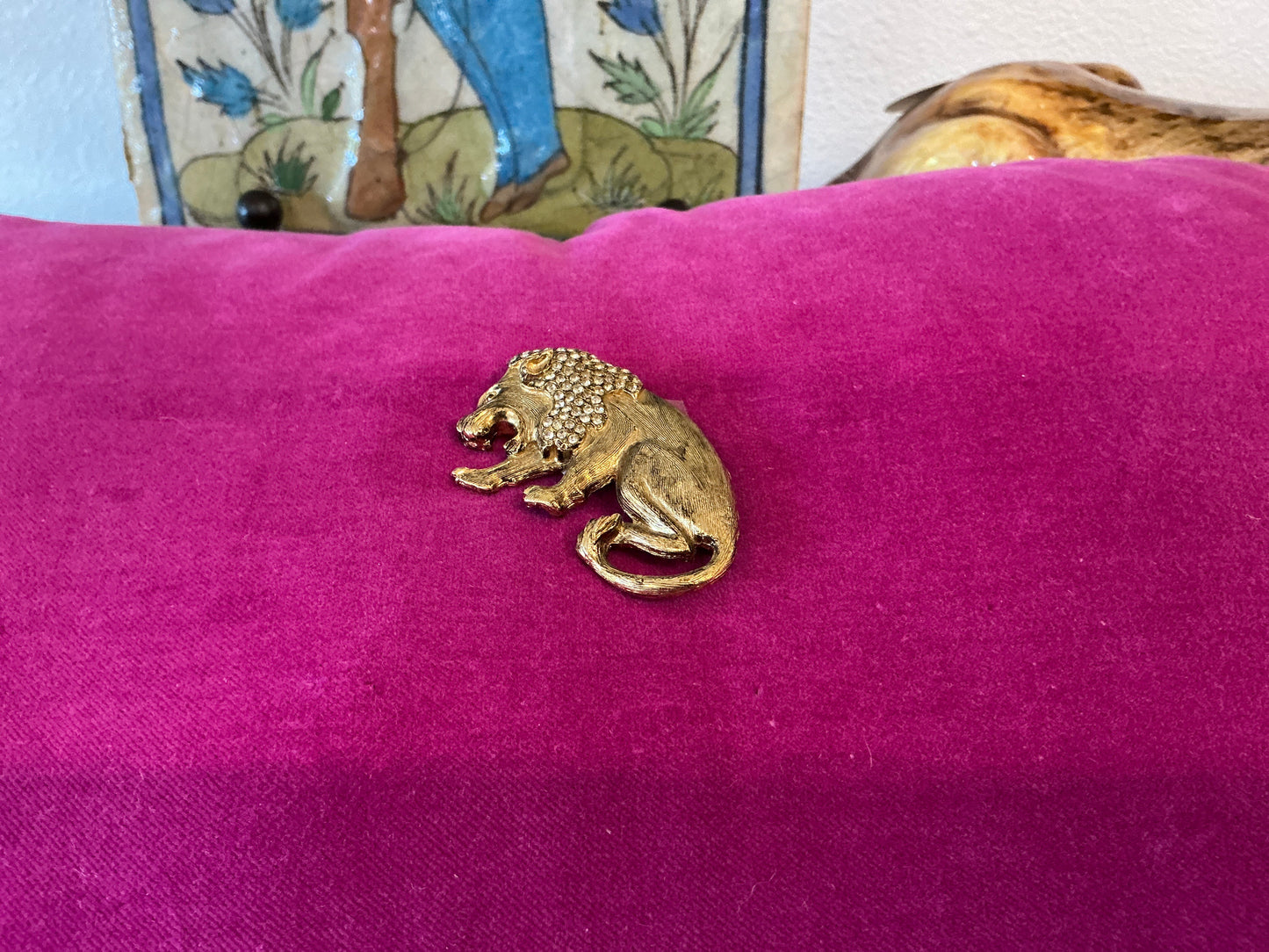 Vintage Lion Brooch with Rhinestones