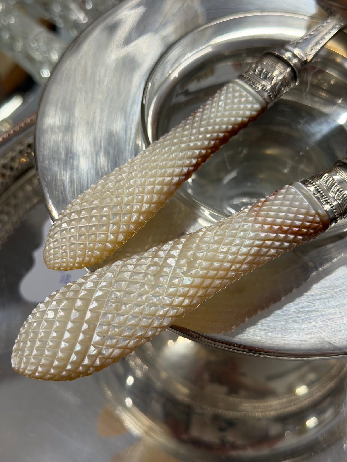 Mother of Pearl Fish Set