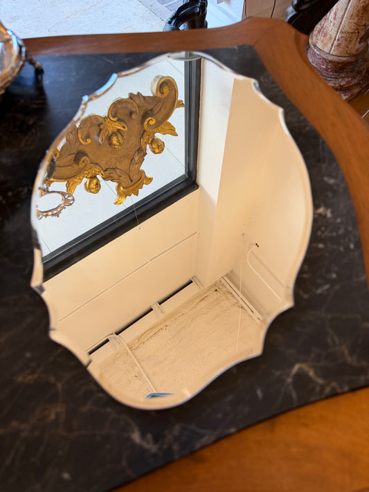 Beveled Vanity Mirror Plateaus