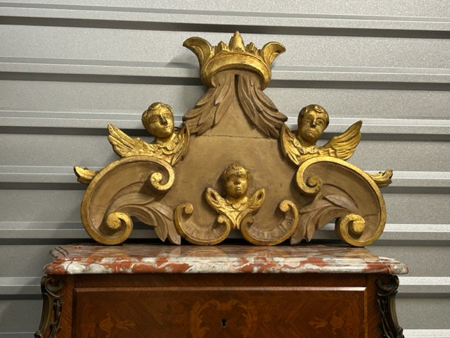 Italian Architectual Parcel Gilt Puti Mask Crest