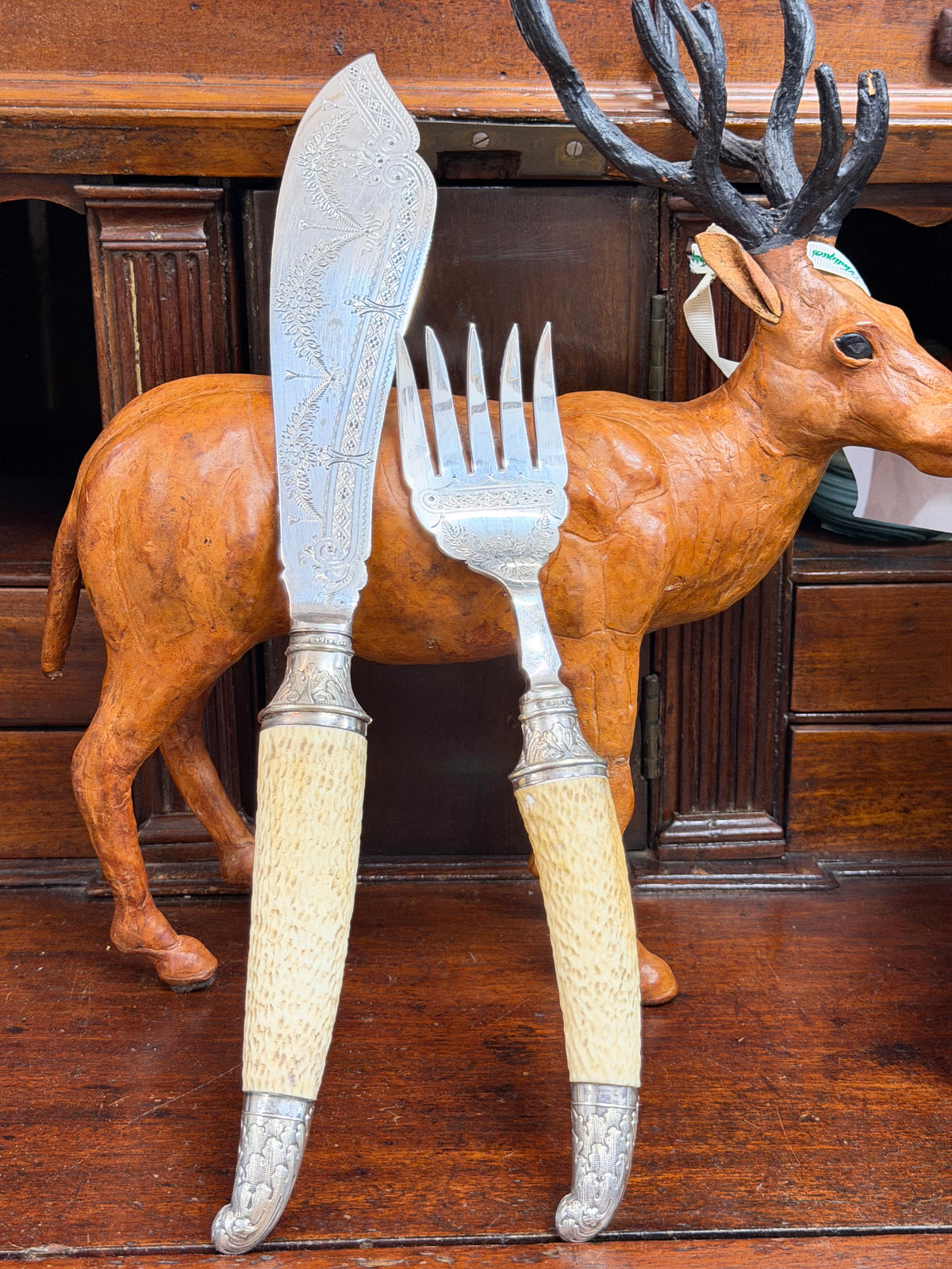 Victorian 1883-1891 Fish Set, English Antlers/Horn