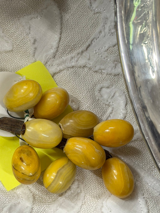 Alabaster Yellow Grapes